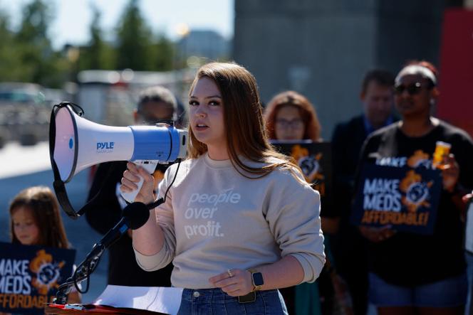 L’avocate et militante Emmabella Rudd, lors d’une manifestation sur le prix des médicaments sur ordonnance, à Washington, le 6 octobre 2022.