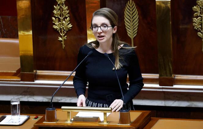 La presidenta del grupo Renaissance en la Asamblea Nacional, Aurore Bergé, en París, 18 de febrero de 2023.