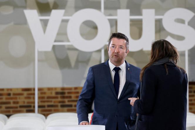 Karl Olive, en marzo de 2022 en Poissy, durante la campaña presidencial que vio la reelección de Emmanuel Macron.