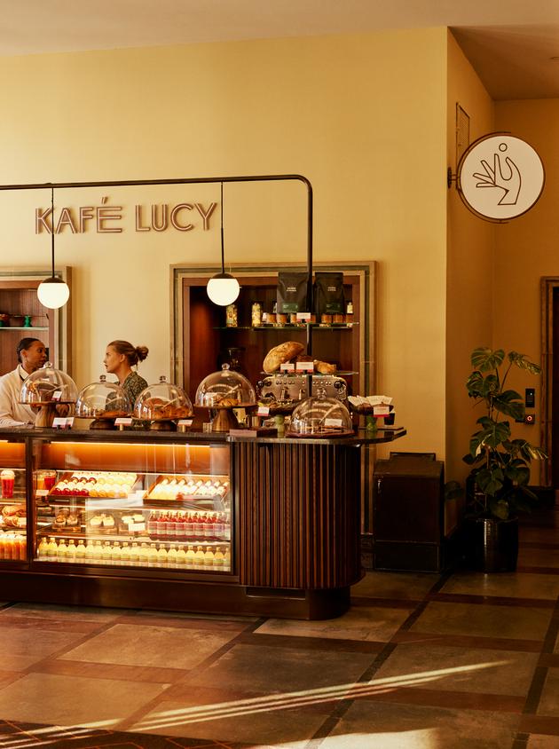 El café Lucy, a la entrada del Sommero.