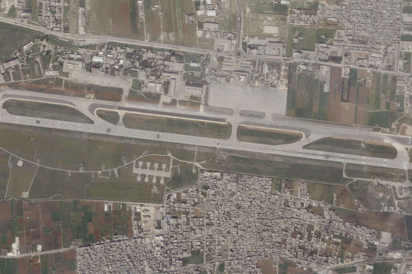 Objetivo de un ataque israelí, el aeropuerto de Alepo se cierra de nuevo