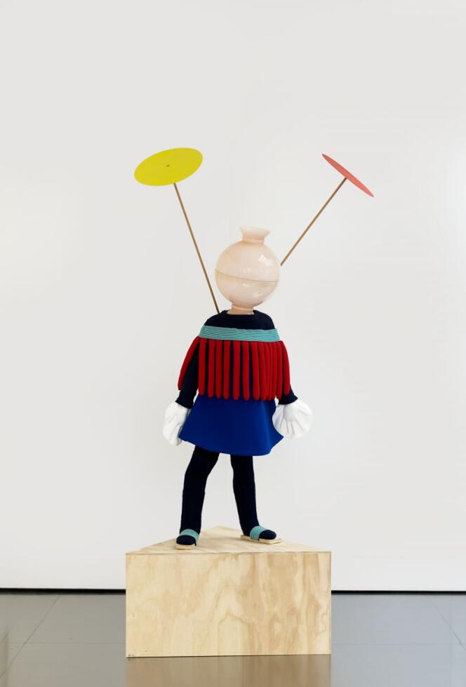 “Simone” (2017), resin and fabric by Virginie Barré at Lœvenbruck.