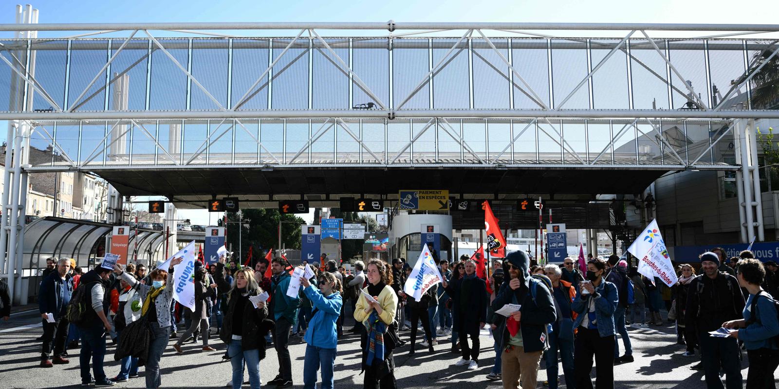 Une action de la CGT à Marseille, le 10 mars.