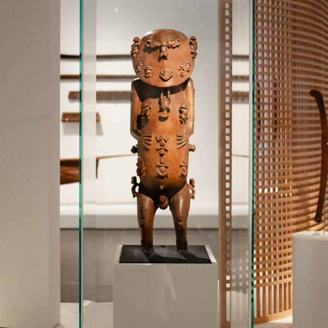 La statue du dieu A’a de l’île de Rurutu, exposée au Musée de Tahiti, le 28 février 2023.