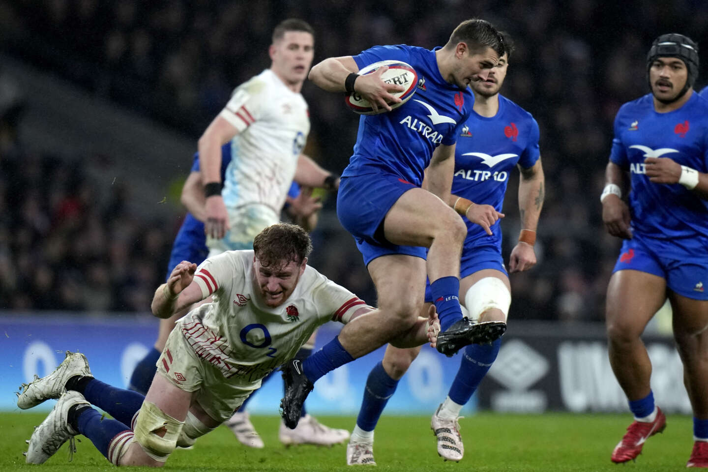 France humiliates England in record 53-10 win in Six Nations