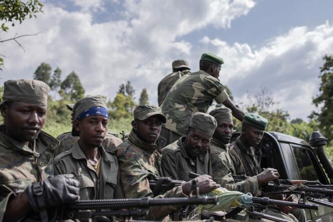 Los soldados del M23 abandonan el campamento de Rumangabo en el este de la República Democrática del Congo el 6 de enero de 2023.