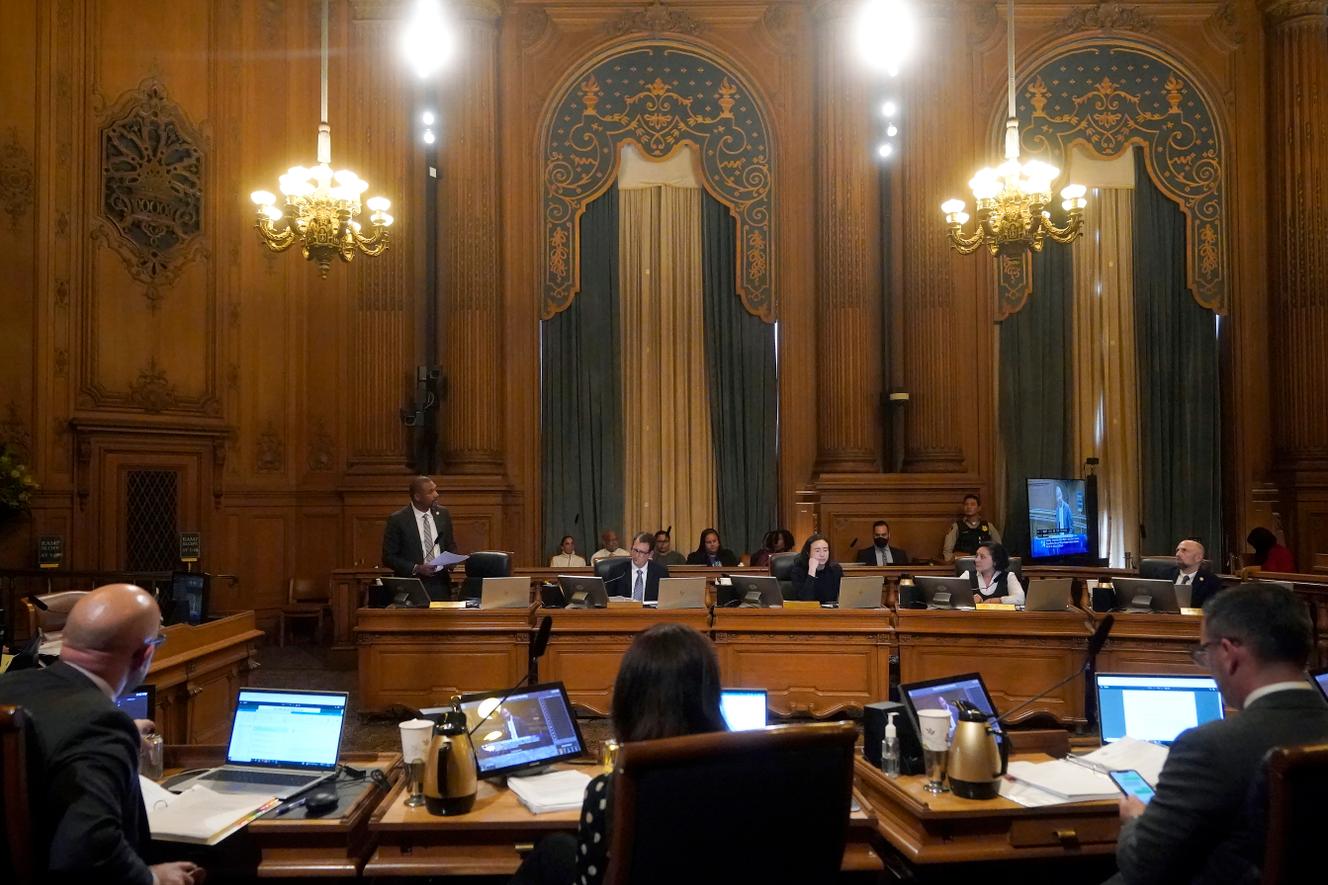 Reunión del consejo municipal sobre reparaciones para afroamericanos, en San Francisco, EE. UU., martes 14 de marzo de 2023.