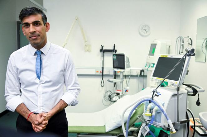 British Prime Minister Rishi Sunak at St. George's Hospital in London on March 16, 2023.