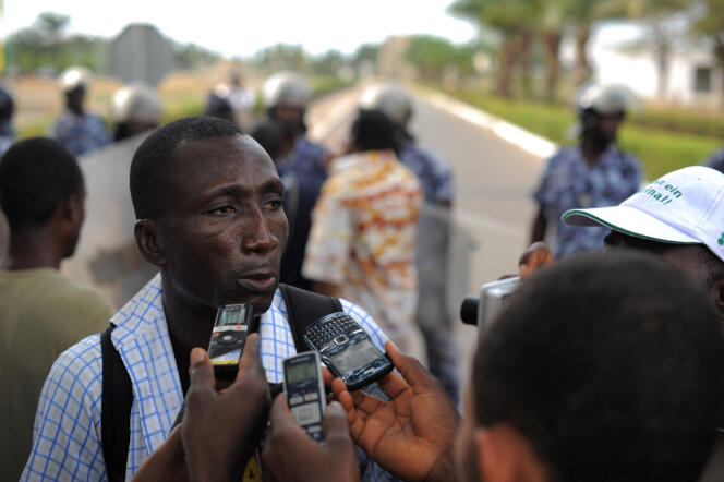 Le journaliste Ferdinand Ayité, à Lomé, en février 2013.