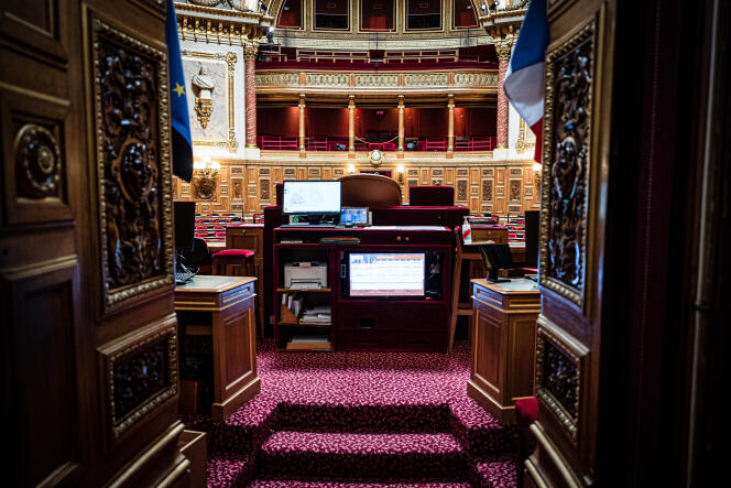 La tribune du président du Sénat, à Paris, le 16 mars 2023.