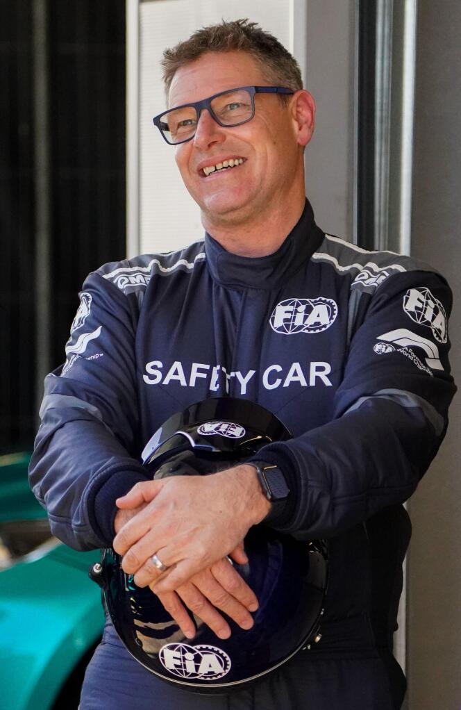 Bernd Mayländer, pilote de la voiture de sécurité, au circuit de Barcelona-Catalunya, à Montmelo (Espagne), le 23  février  2022. 