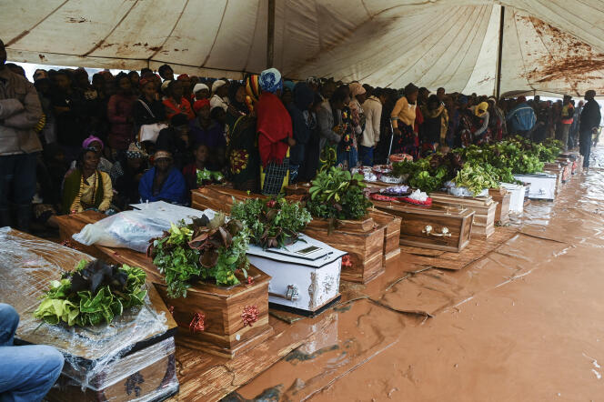 Funérailles des victimes du cyclone Freddy à Blantyre, dans le sud du Malawi, le 15 mars 2023. 