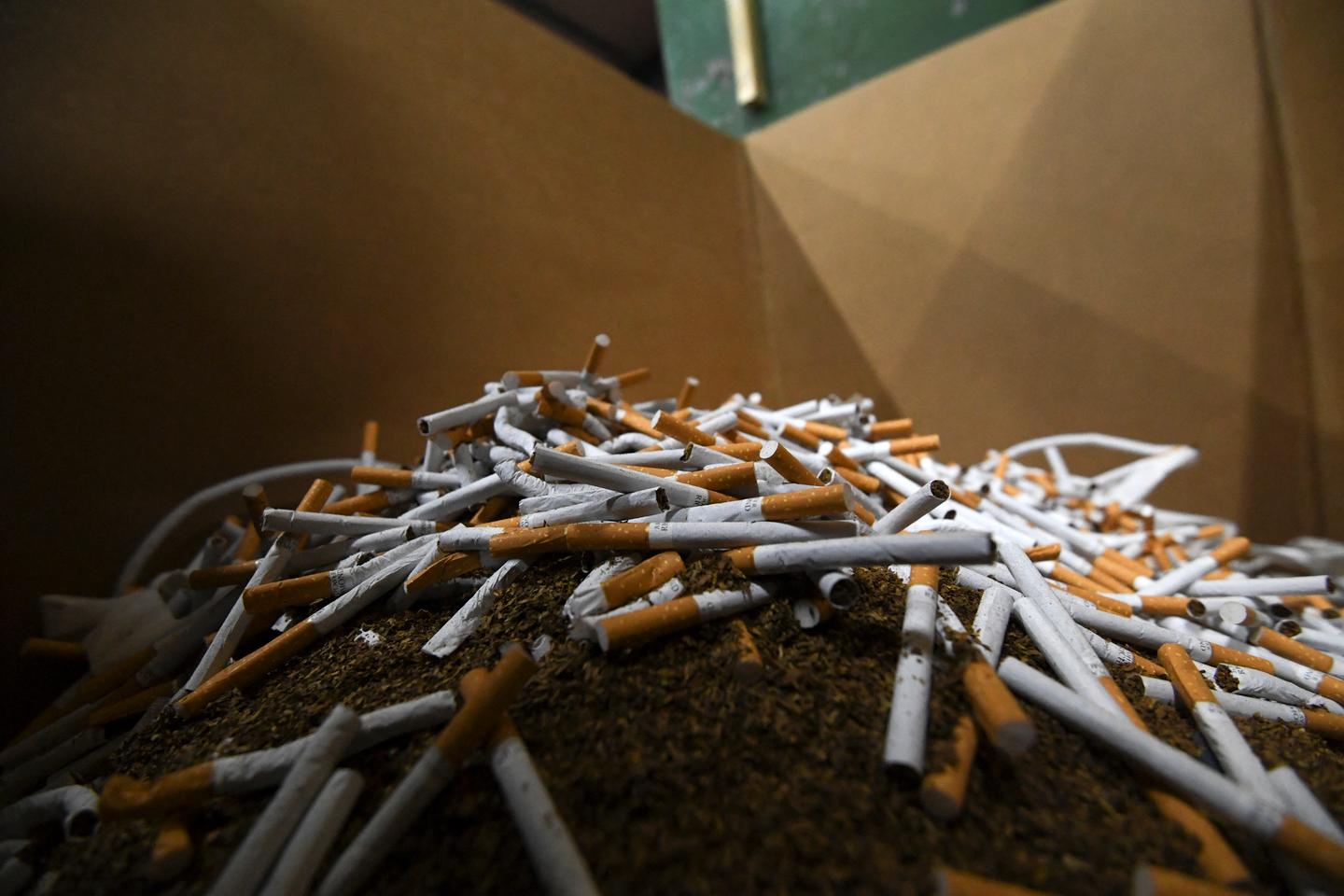 Two tons of counterfeit cigarettes seized in Val-de-Marne