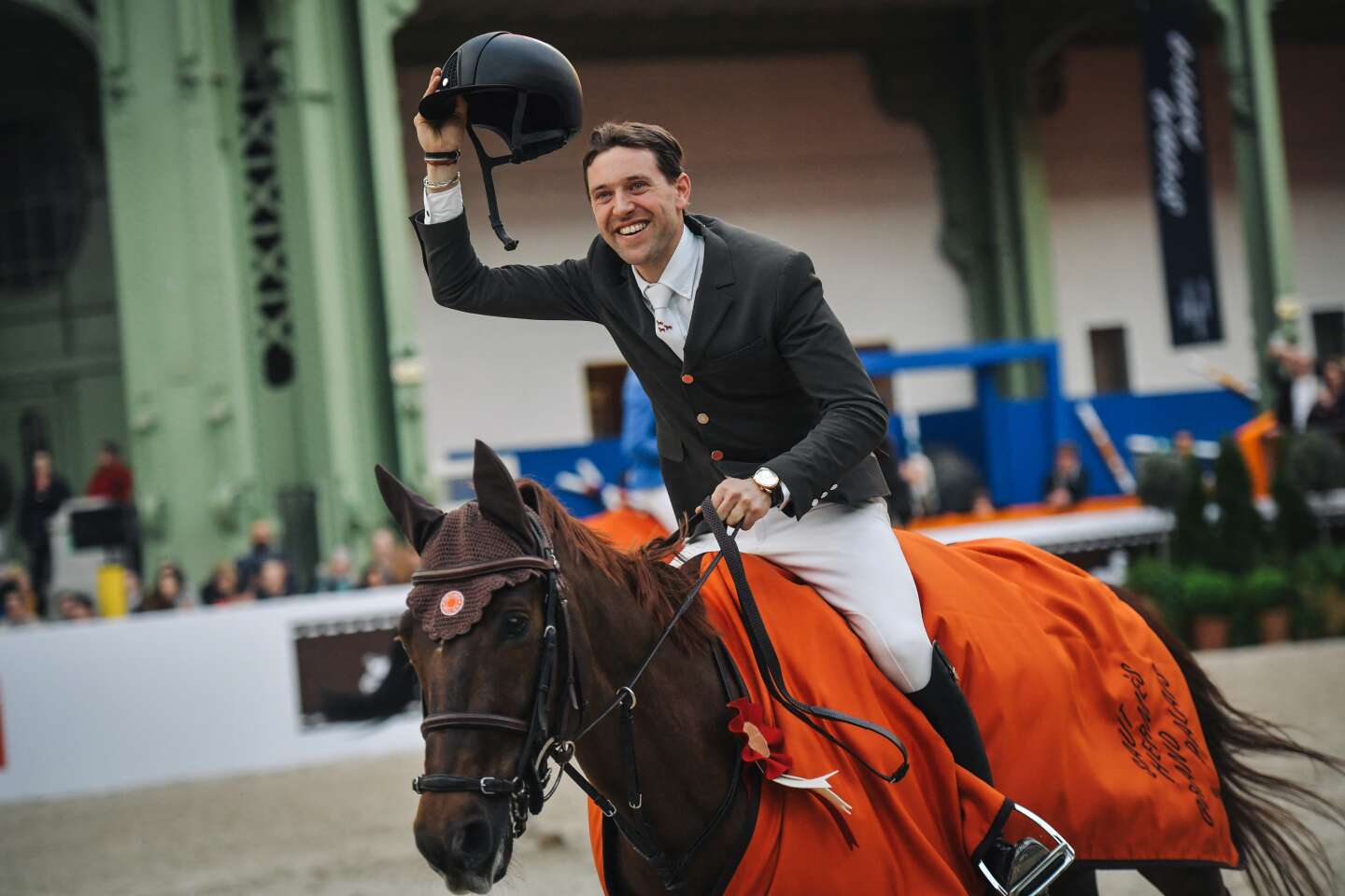 the last lap of honor for Hermès Ryan, the mythical horse of Simon Delestre
