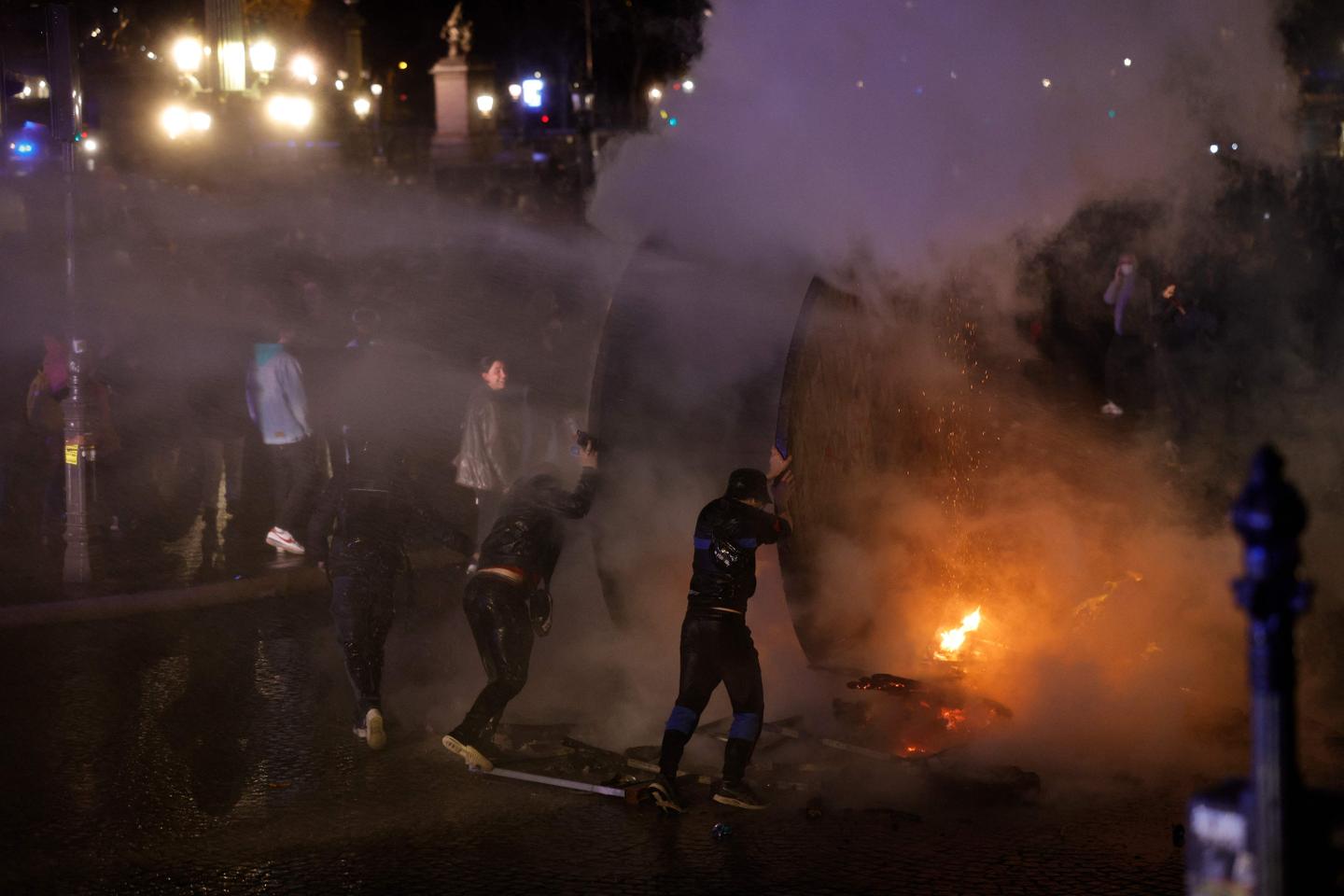 incidents at the end of demonstrations in Paris, Lyon and Strasbourg