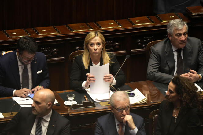 La Presidente del Consiglio Giorgia Meloni, il Ministro degli Affari Esteri, Antonio Tajani (a destra), e il Ministro delle Infrastrutture e della Mobilità Sostenibile, Matteo Salvini, alla Camera dei Deputati, a Roma, 15 marzo 2023.
