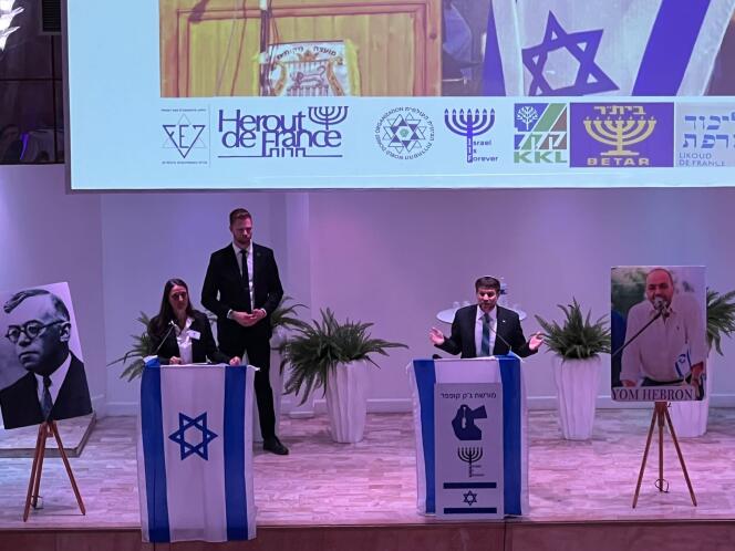 Israeli Finance Minister Bezalel Smotrich (right) at a ceremony on Sunday, March 19, in Paris, organized by a French Jewish organization close to the far right.