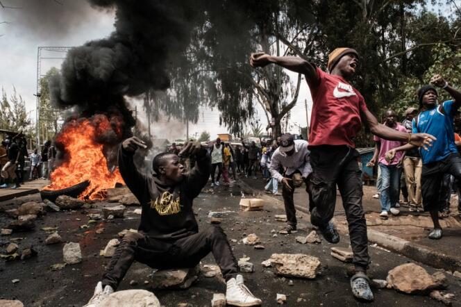 On March 20, in Kibera, Nairobi's largest slum, Raila Odinga's supporters clash with police.