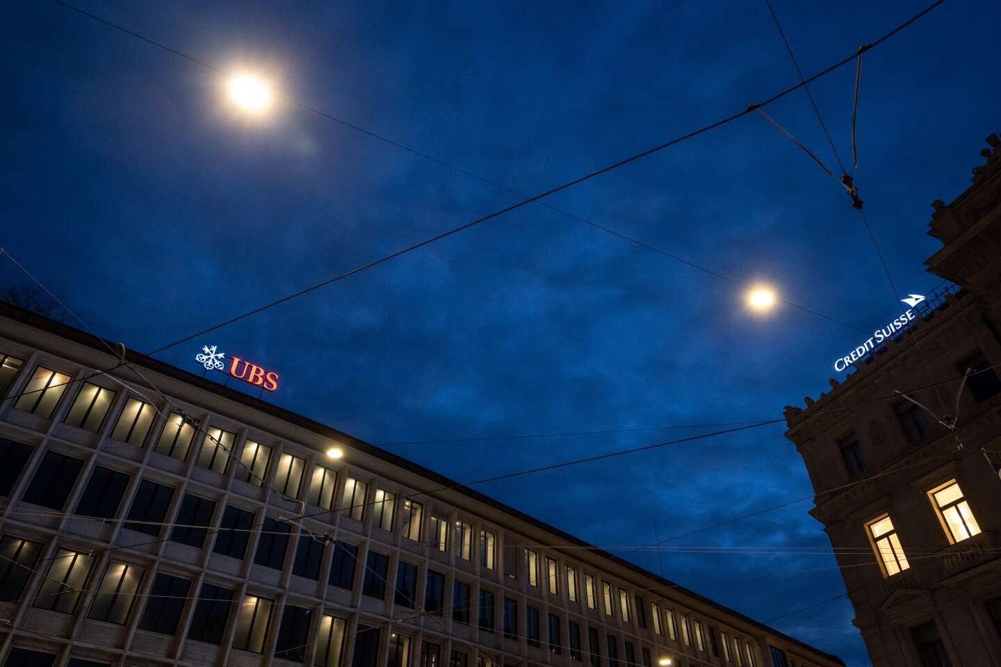 After the takeover of Credit Suisse by UBS, the Swiss financial center in the midst of a crisis of confidence