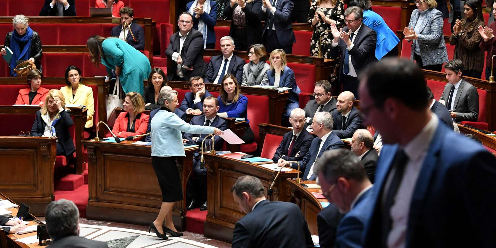 La première ministre Elisabeth Borne après avoir prononcé un discours avant le vote de deux motions de censure à l’Assemblée nationale française, le 20 mars 2023.