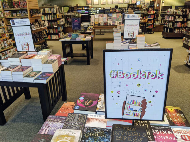 BookTok, le hashtag de TikTok consacré aux livres, est désormais un acteur à part entière du secteur de l’édition.