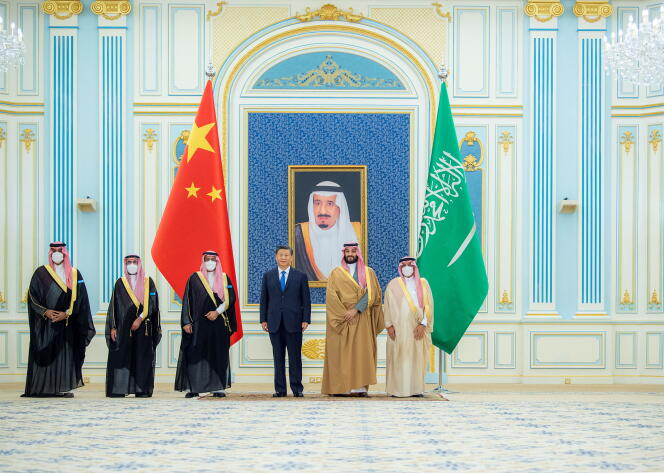Le prince héritier saoudien Mohammed Ben Salman et le président chinois Xi Jinping à Riyad, le 8 décembre 2022.