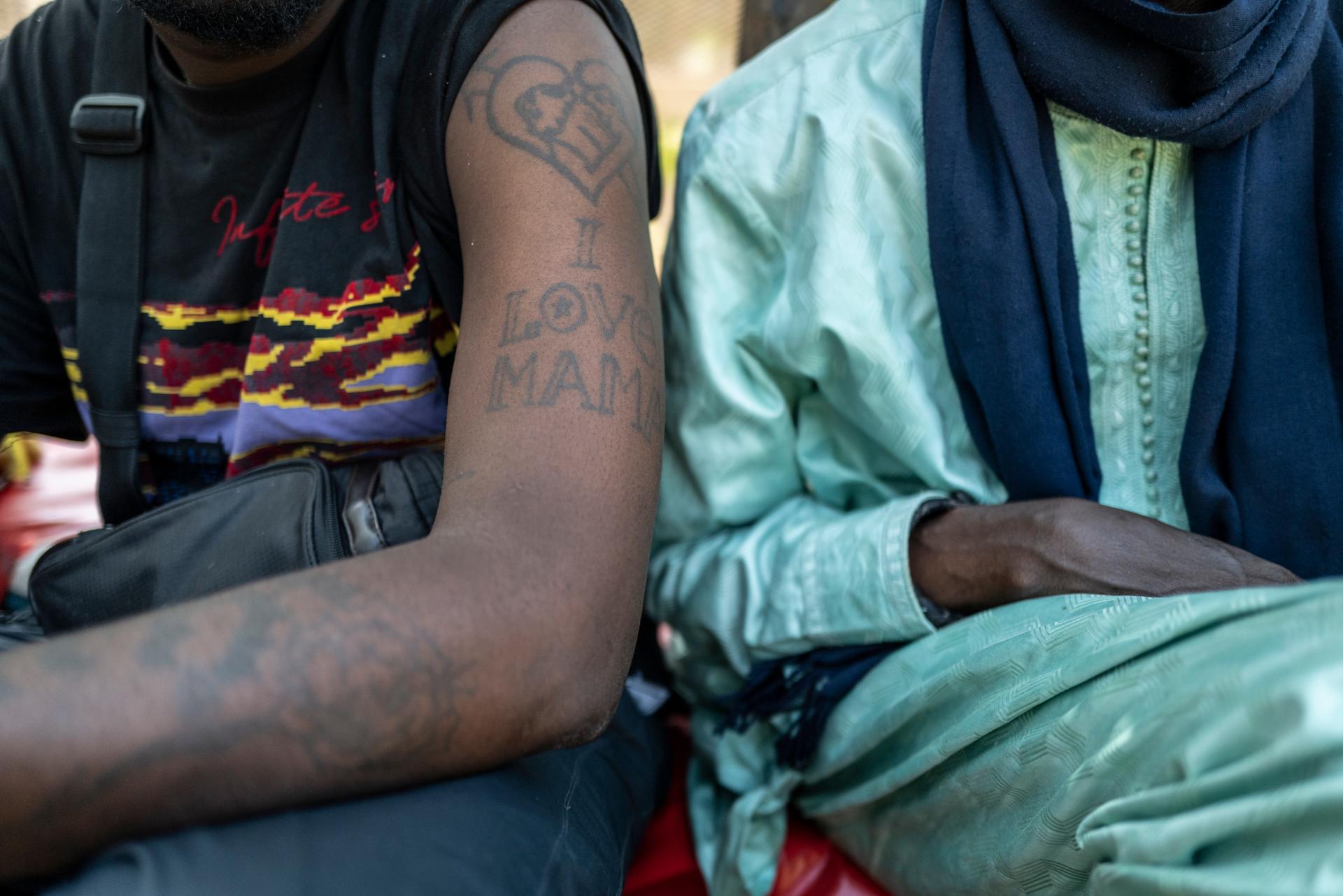 Dans la cour du Centre de prise en charge intégrée des addictions de Dakar, le 20 mars 2023. 