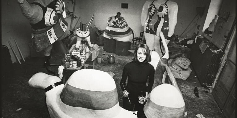 Jack Nisberg, Niki de Saint Phalle painting one of her Nanas sculptures,1971, Vogue