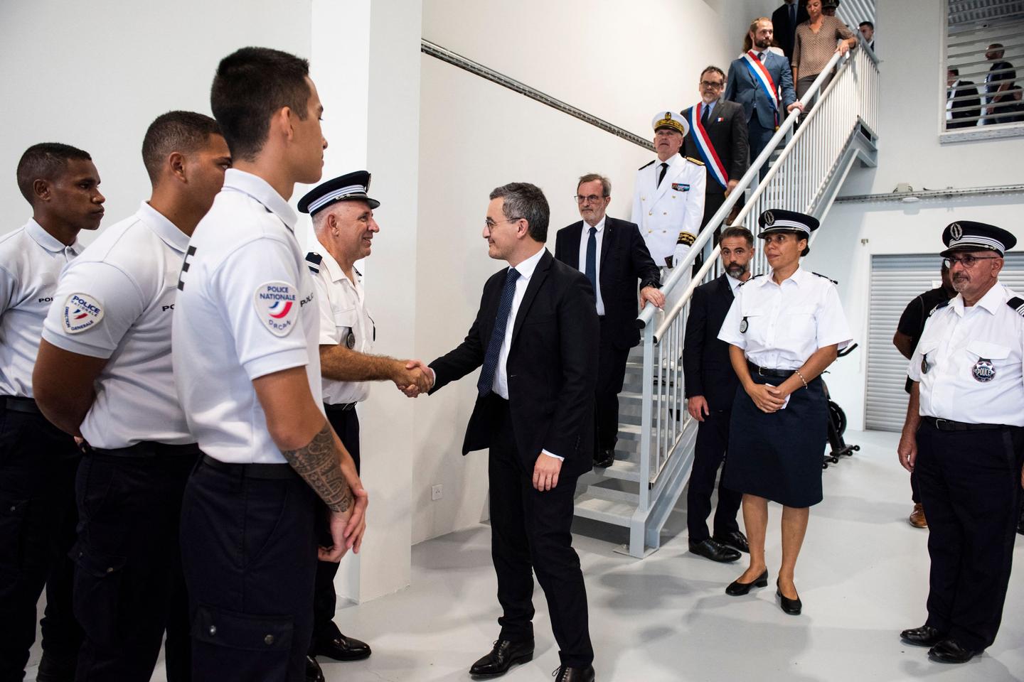 Emmanuel Macron anuncia que el proyecto de ley de inmigración será aplazado y recortado