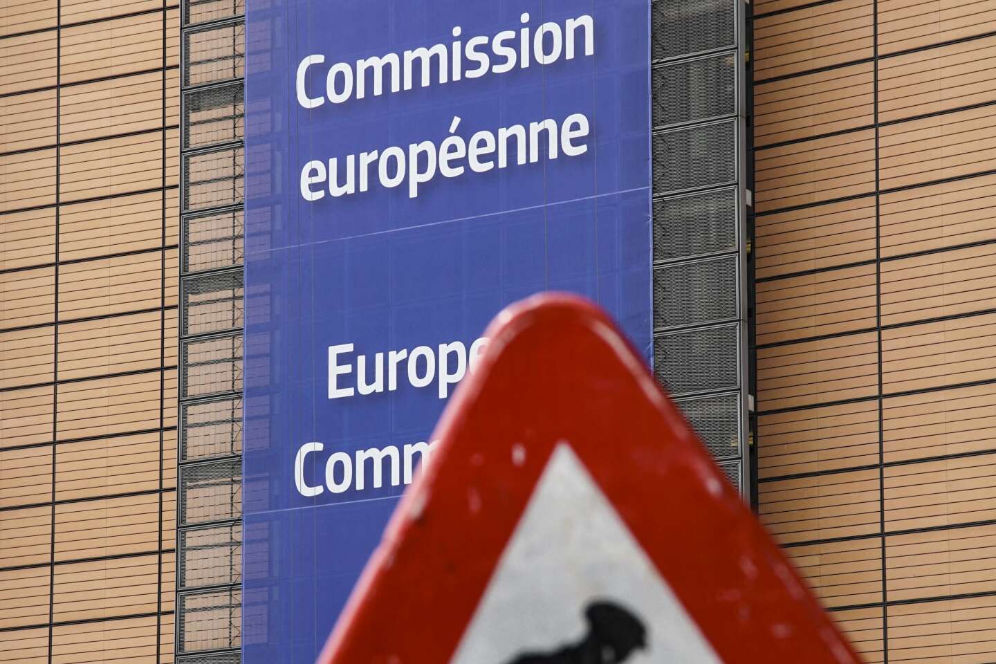 Les règles du triangle de signalisation dans les pays européens - France  Bleu