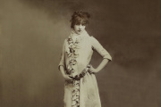 Photographie de Sarah Bernhardt, datant de 1887.
