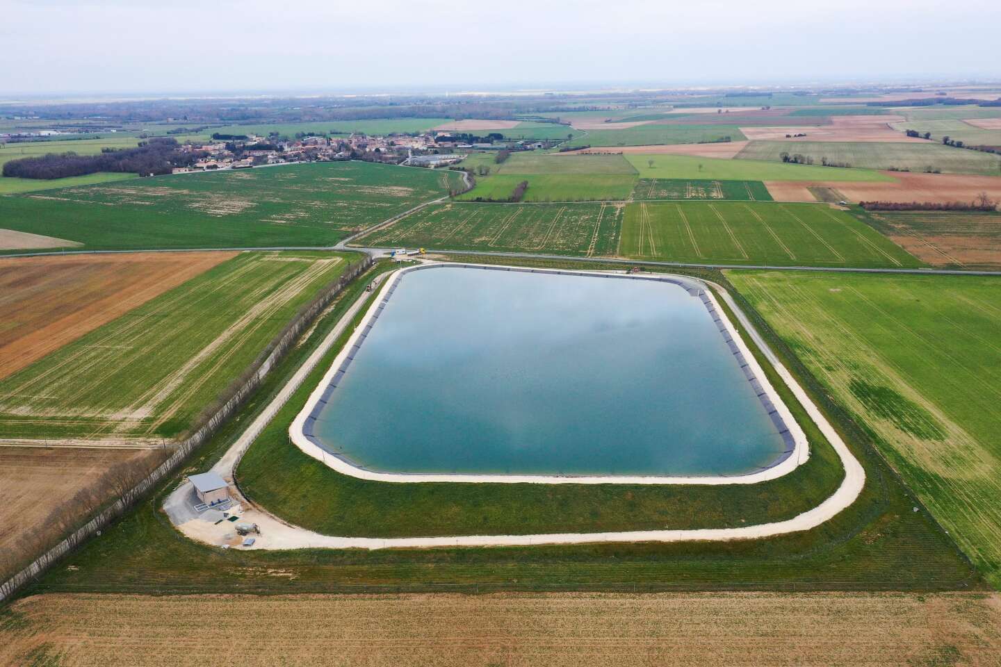 Deux-Sèvres : des tuyaux d'irrigation coupés et tailladés à Amuré et au  Bourdet