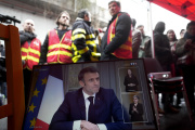 On a picket line in Issy-les-Moulineaux (Hauts-de-Seine), Wednesday, March 22, 2023, during Emmanuel Macron's intervention on 