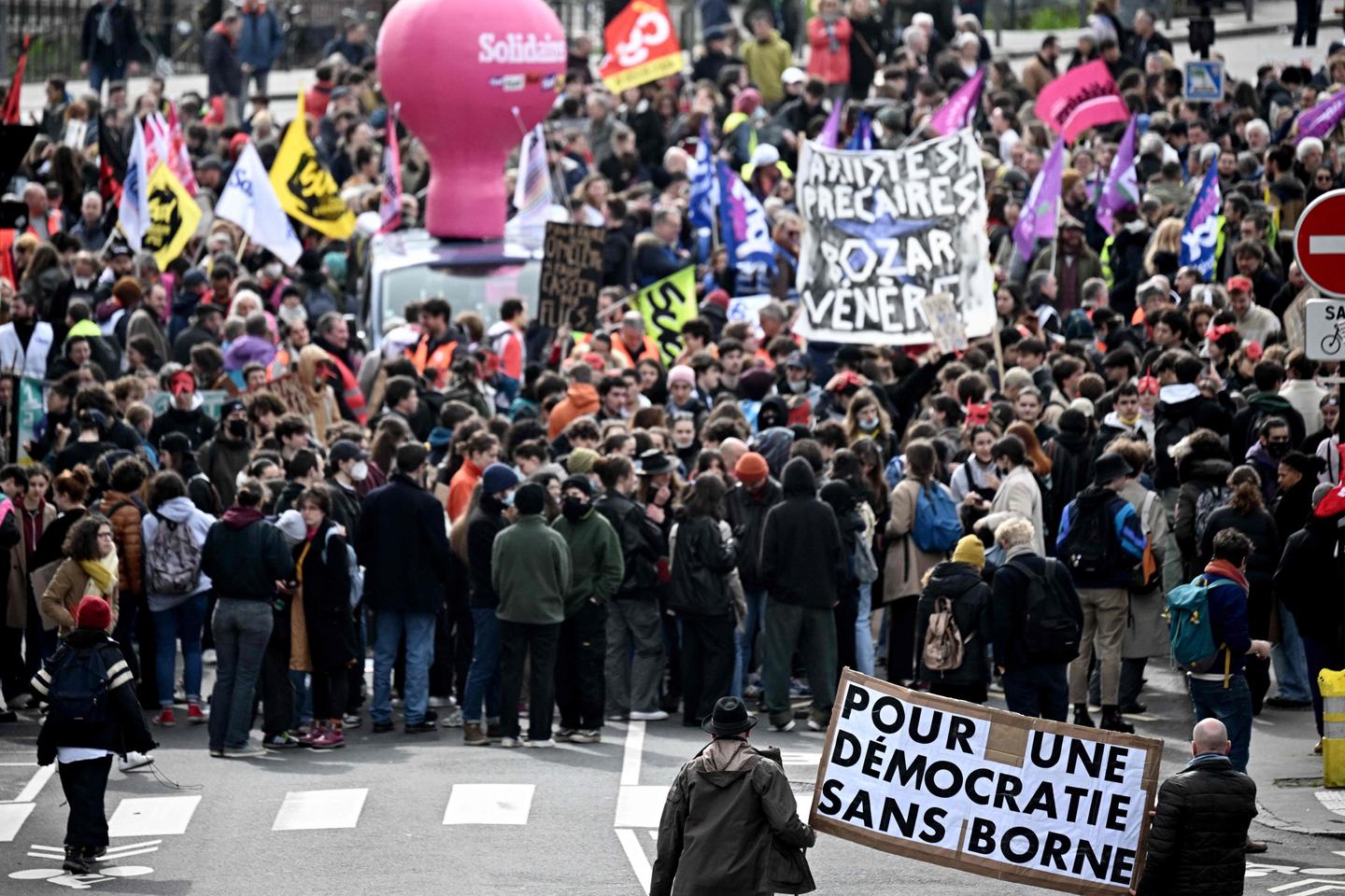 After 49.3, back in pictures on the ninth day of mobilization against the pension reform project