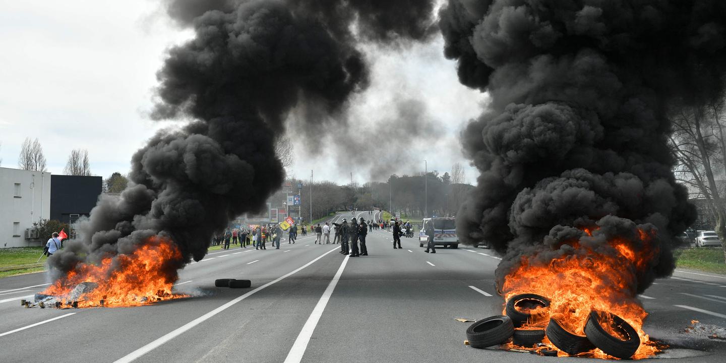 Manifestations du 23 mars, en direct : pour les manifestants à Lyon, « Macron n’écoute pas, il se comporte comme un roi »