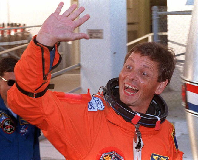 L’astronaute français Jean-Jacques Favier le 20 juin 1996 au Centre spatial Kennedy, en Floride.