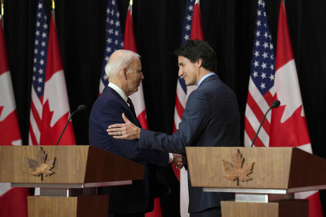 Le président américain, Joe Biden, et le premier ministre canadien, Justin Trudeau, à Ottawa (Canada), le 24 mars 2023.