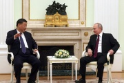 Le président russe, Vladimir Poutine (à droite), et son homologue chinois, Xi Jinping, au Kremlin, à Moscou, le 20 mars 2023.