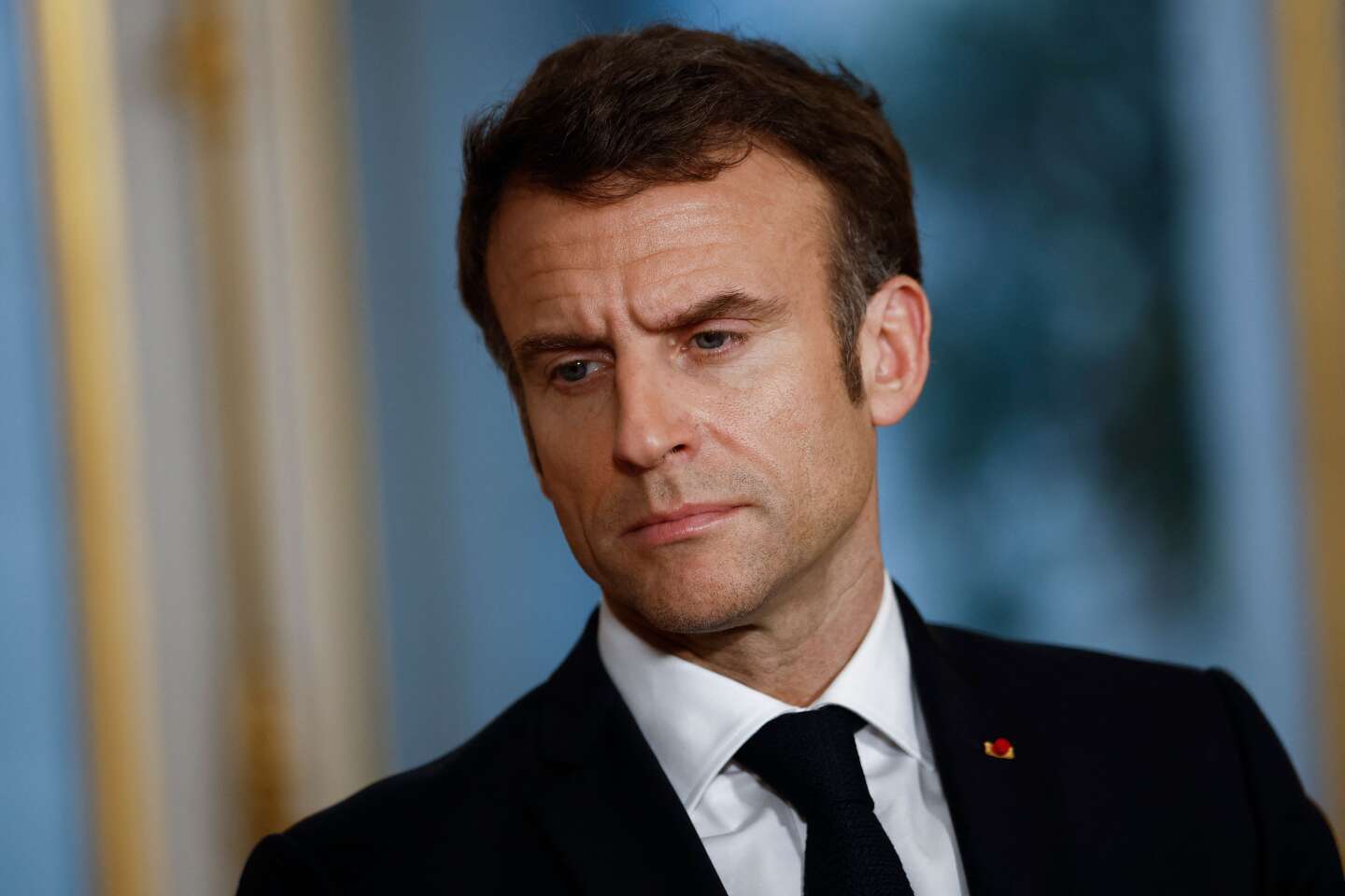 renew the dialogue while remaining inflexible, the paradox of Emmanuel Macron
