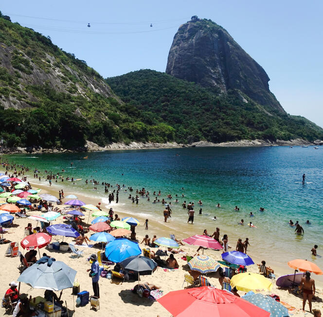 The Sugarloaf dominates the Praia Vermelha (Red Beach), a heavenly cove in the heart of Rio.
