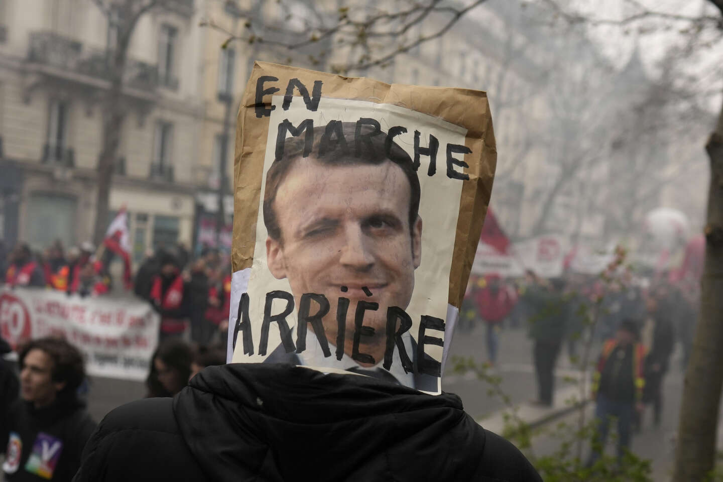 Emmanuel Macron sets himself up as the guarantor of “order” and castigates La France insoumise