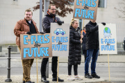 Des partisans des e-fuels, à Berlin, le 10 janvier 2023.