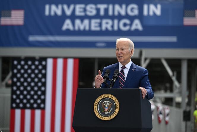 Le président américain, Joe Biden, prononce un discours lors d’une visite chez Wolfspeed, un fabricant de semi-conducteurs, à Durham, en Caroline du Nord (Etats-Unis), le 28 mars 2023.