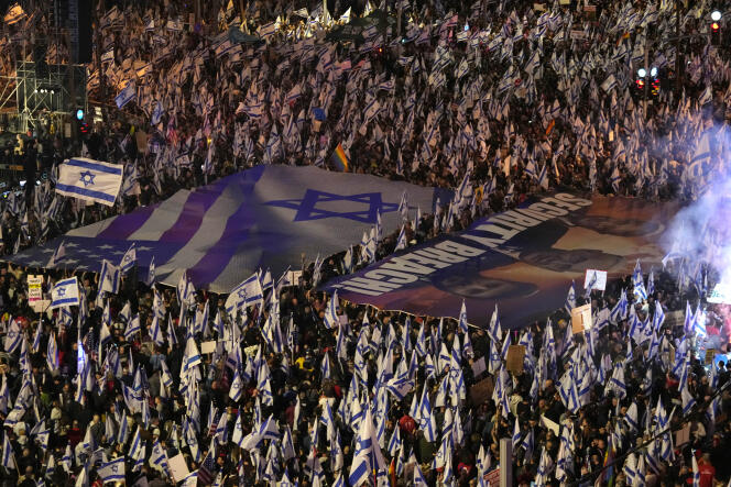 In Tel Aviv, demonstrators protest against Benjamin Netanyahu's justice reform project, Saturday April 1, 2023. 