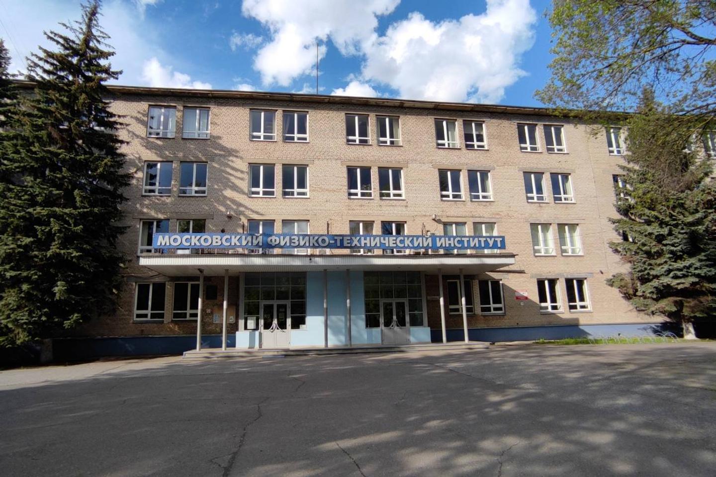 Students at an elite Russian university demand the right to refuse learning Chinese