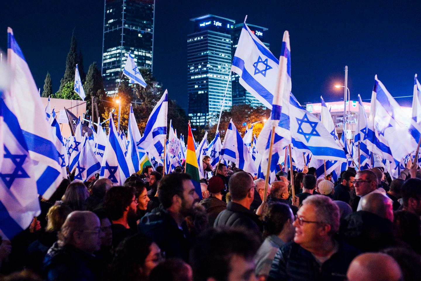 “¡En Israel, aprovechemos la dinámica igualitaria creada por las manifestaciones para incluir con más sensatez las demandas del pueblo palestino!  »
