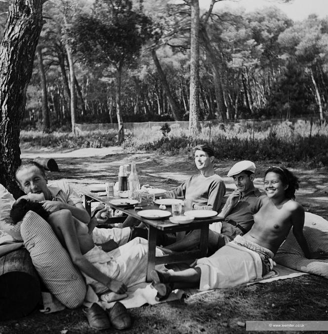 From left to right: Nusch and Paul Eluard, Roland Penrose, Man Ray and his friend Ady Fidelin, in Cannes, in 1937.