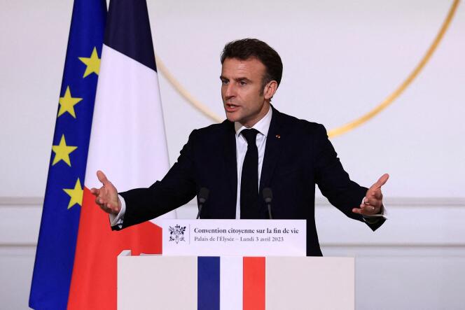 El presidente francés, Emmanuel Macron, pronuncia un discurso en la Convención de Ciudadanos sobre el fin de la vida, el 3 de abril de 2023.