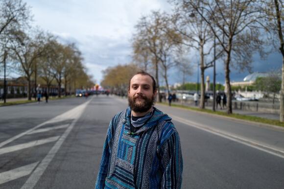 Tanguy, étudiant de 25 ans en statistiques à Rennes, est présent dans le cortège parisien de la manifestation contre la réforme des retraites, le 6 avril 2023.