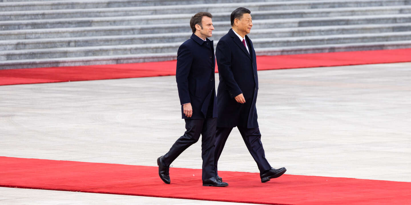 Emmanuel Macron è stato accolto a Pechino per cercare di “costruire un percorso comune” verso la pace